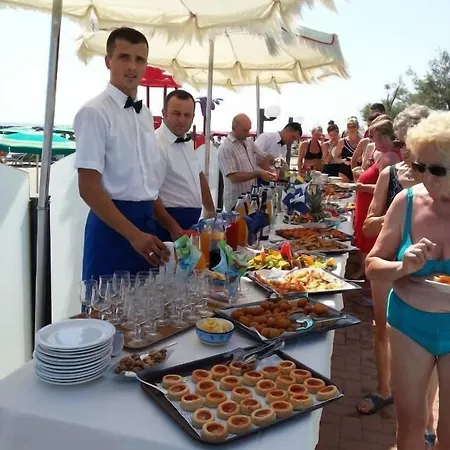 Отель Apollonia Sea View & Pool Лидо-ди-Савио