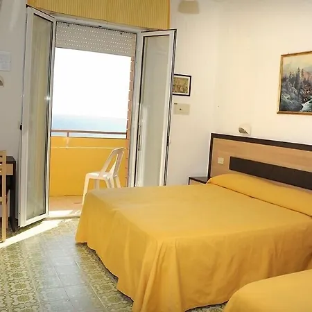 Apollonia Sea View & Pool 3*