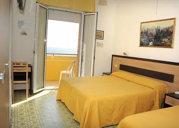 Hotel Apollonia Sea View & Beach Pool 3*
