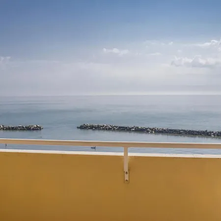 Apollonia Sea View & Pool Otel 3*