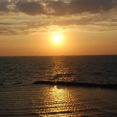 Apollonia Sea View & Pool Otel 3*